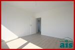 ais GmbH bietet an: 3 Zimmer Wohnung mit Balkon und Einbauküche!