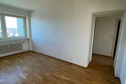 Wohnung zum Mieten in Landshut 787,55 € 96.16 m² 4 zimmer