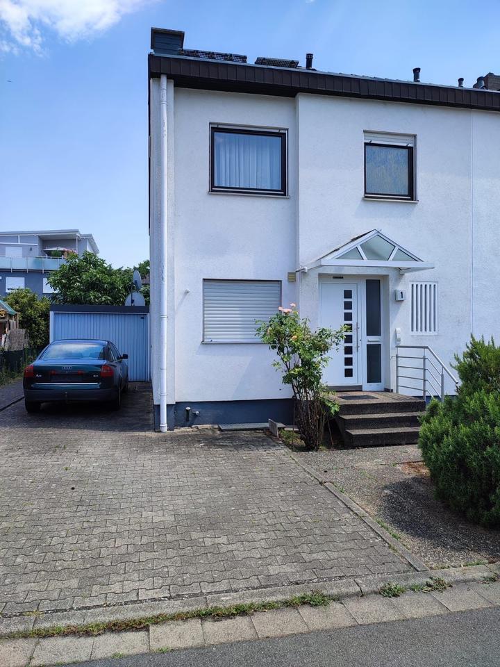 Attraktives Reihenendhaus in ruhiger Lage von Nussloch zimmer