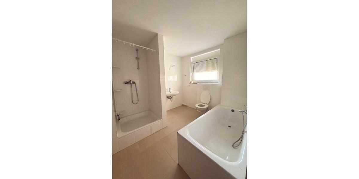 2 - Zimmer Anliegerwohnung ca.85 m2 950 € Warmmiete 2 zimmer