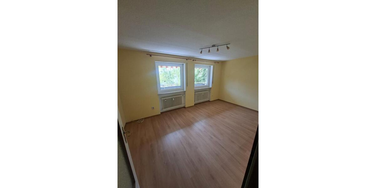 Etagenwohnung Roth - 3 Zimmer, 70 m&sup2;, 850&euro; | Angebot:26137398