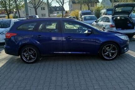 Ford Focus 121.840 km 9.000 &euro; Frankfurt am Main 60388