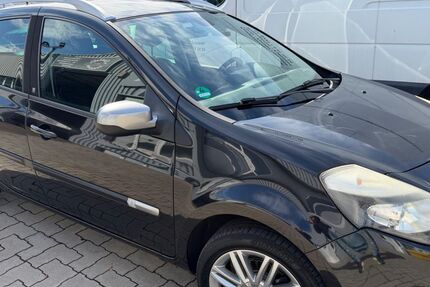 Renault Clio 167.000 km 3.100 &euro; Karlsruhe 76185