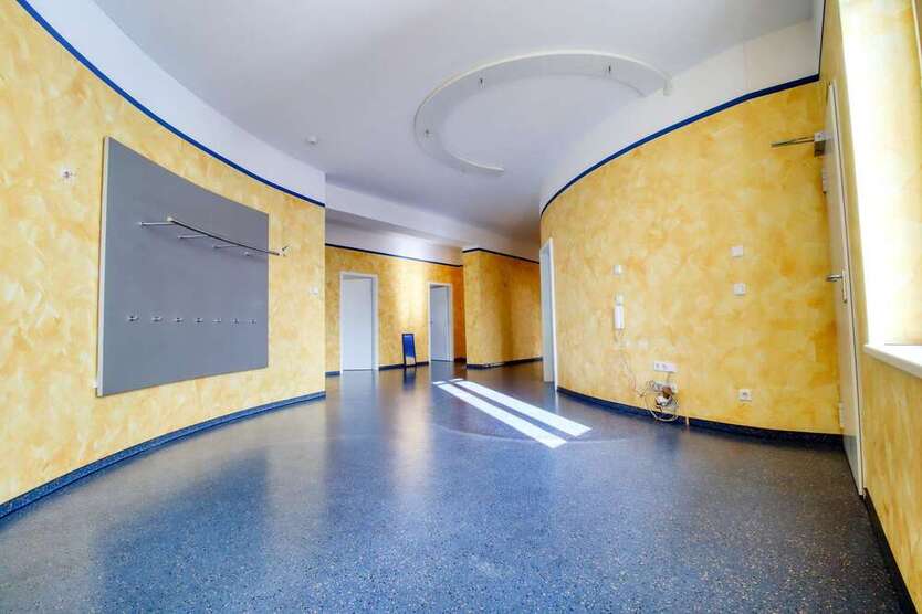 Büro in Bergisch Gladbach 2.500 € 208 m²