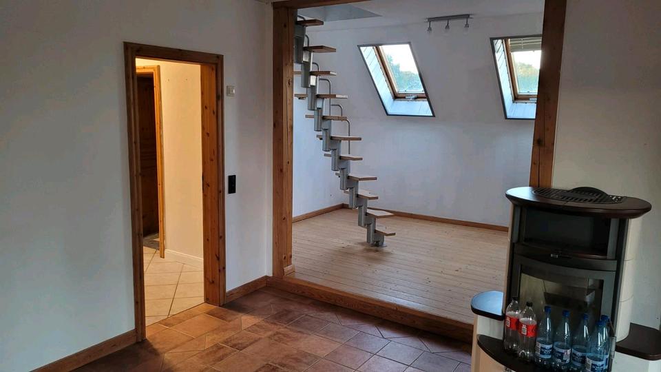 Dachgeschoßwohnung Uplengen - 5 Zimmer, 100 m&sup2;, 900&euro; | Angebot:26340636