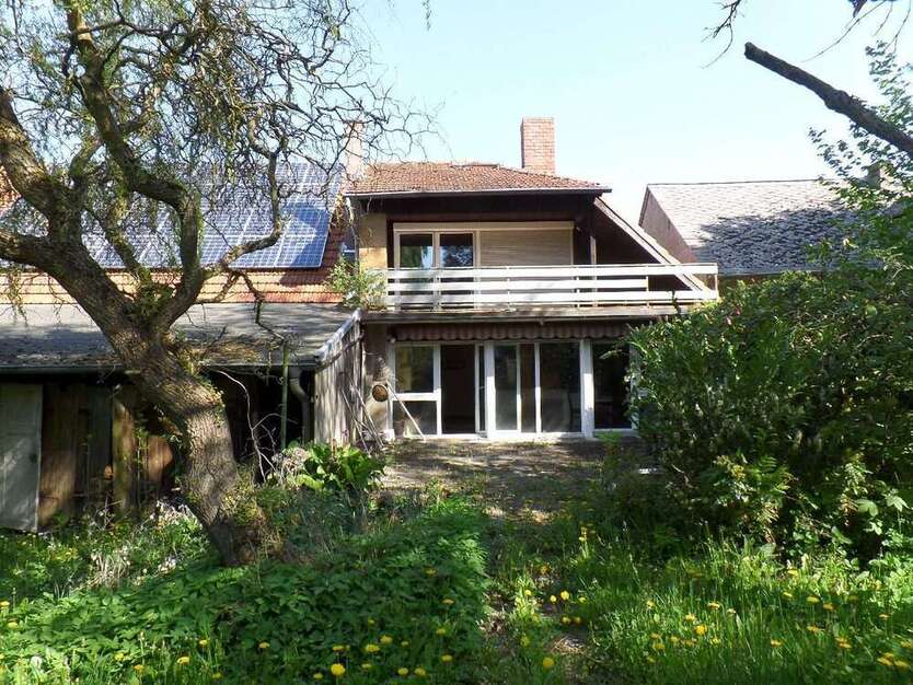 Haus zum Kaufen in Usingen 330.000 € 196 m²