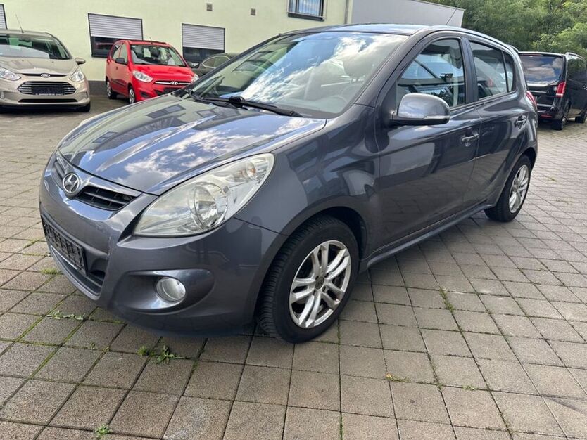 i20