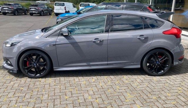 Ford Focus 102.000 km 12.900 &euro; Asbach 53567