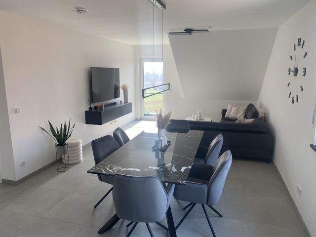 Etagenwohnung Aufhausen - 4 Zimmer, 116 m&sup2;, 1.150&euro; | Angebot:25850602