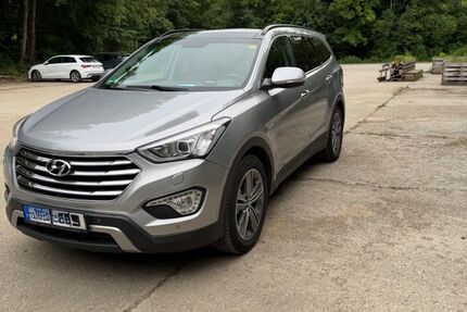 Hyundai Grand Santa Fe 227.000 km 11.500 &euro; München 81248