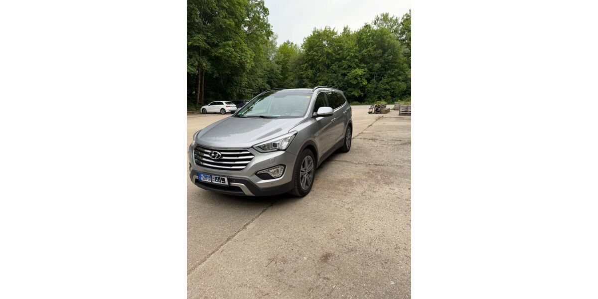 Hyundai Grand Santa Fe 227.000 km 11.500 &euro; München 81248