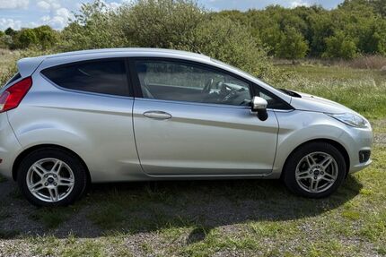 Ford Fiesta 82.674 km 6.650 &euro; Hamburg 22111