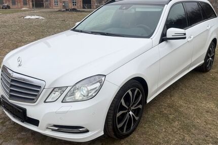 Mercedes-Benz E 220 498.139 km 4.400 &euro; Tessin 18195