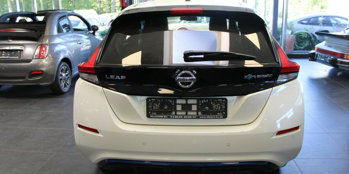 Nissan Leaf 40KWh Tekna 73.565 km 11.980 &euro; Euskirchen 53881