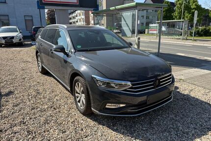 VW Passat Variant