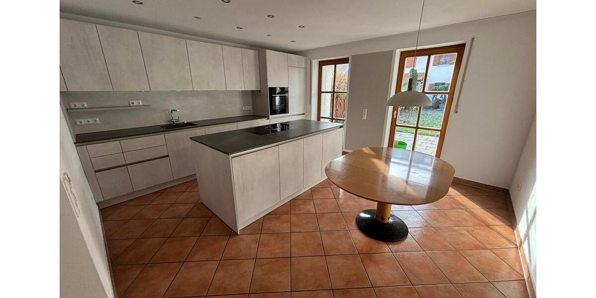 Reihenhaus Egling - 7 Zimmer, 161 m&sup2;, 2.000&euro; | Angebot:24222960