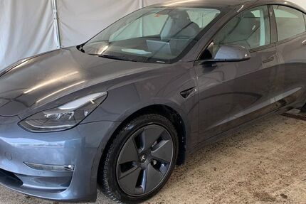 Tesla Model 3 98.330 km 24.450 &euro; Steinbach-Hallenberg OT Herges-Hallenberg 98587