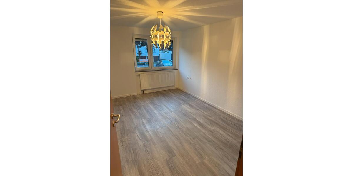 Erdgeschoßwohnung Lichtenstein - 3 Zimmer, 65 m&sup2;, 950&euro; | Angebot:26671471