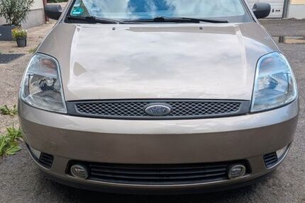 Ford Fiesta 124.000 km 800 &euro; Hartmannsdorf-Reichenau 01762