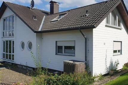 Frohes Weihnachtsfest ! Einfamilien-Wohnhaus mit Einliegerwohnung u. Garagengebäude mit Carport von Detmold-14 km von Augustdorf 1 zimmer