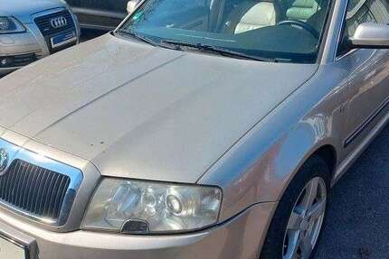 Skoda Superb 237.270 km 3.500 &euro; Hamburg 21031