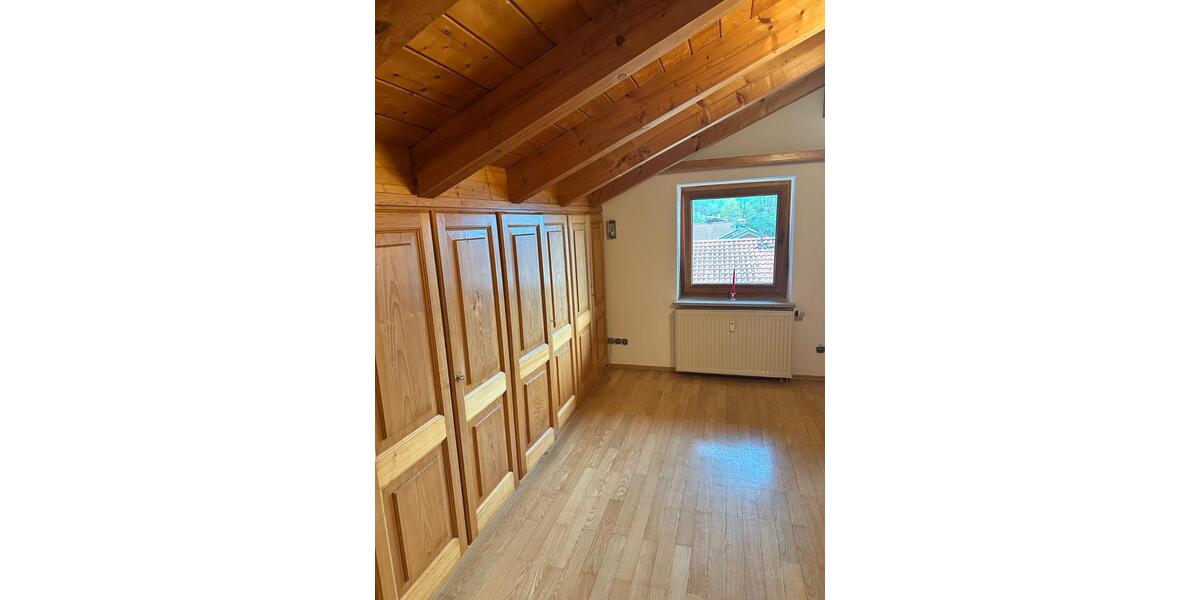 Dachgeschoßwohnung Hausham - 1 Zimmer, 30 m&sup2;, 490&euro; | Angebot:26294833