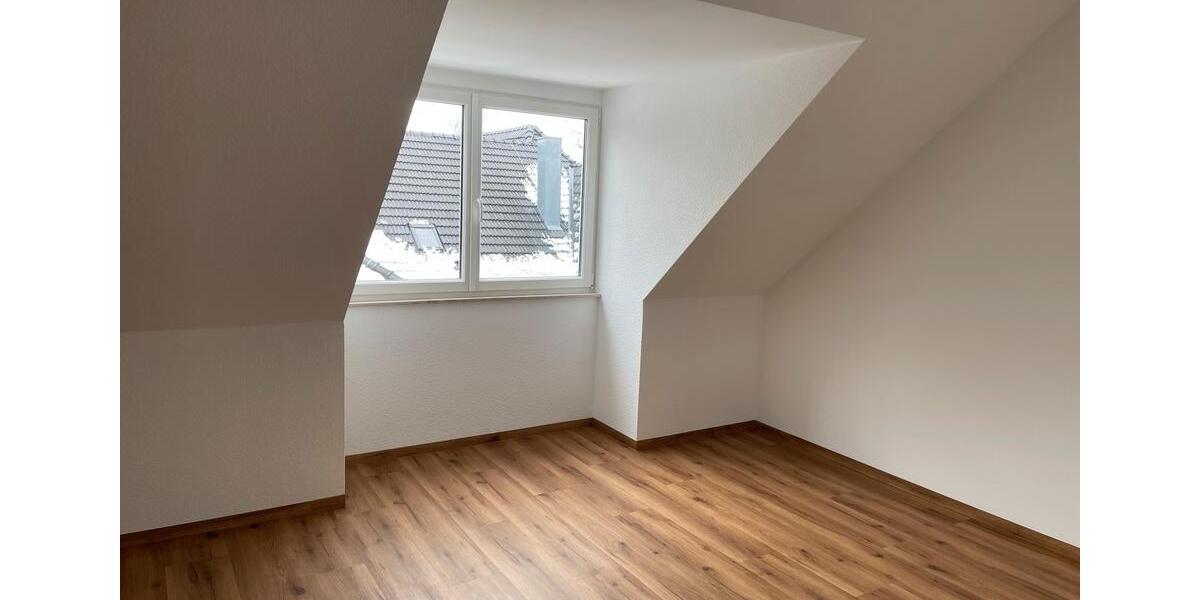 Dachgeschoßwohnung Suhl Aue 1 - 2.5 Zimmer, 75 m&sup2;, 95.625&euro; | Angebot:25602696