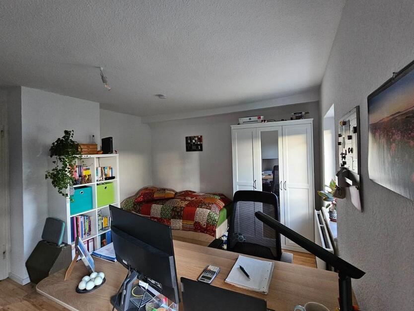 Gemütliches & möbliertes WG-Zimmer in ruhiger 2er-WG
