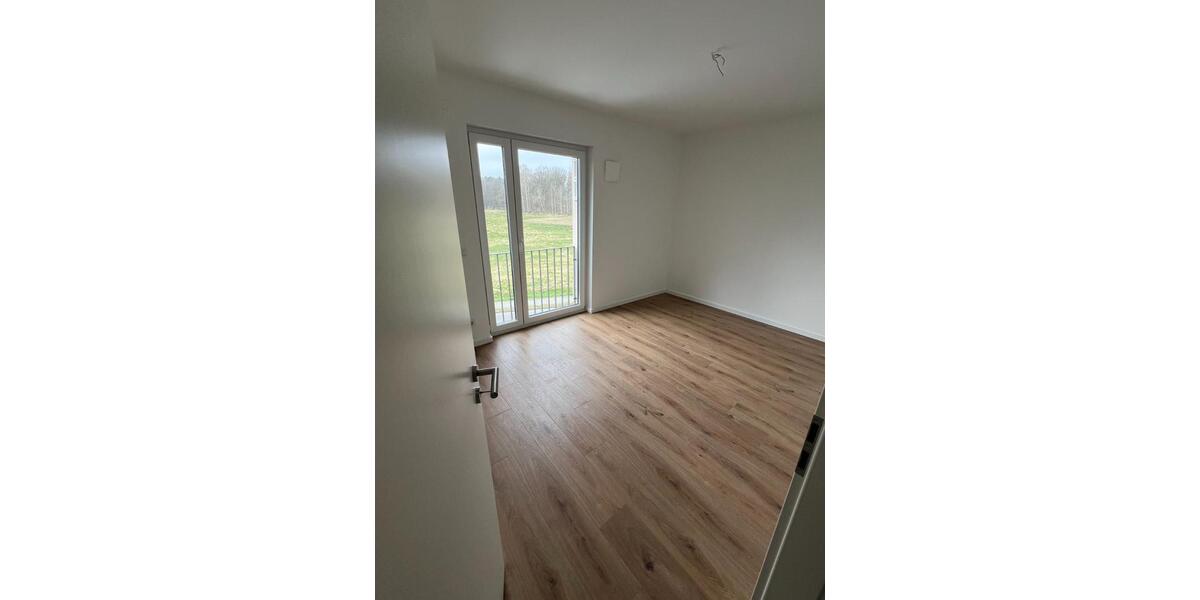 Erdgeschoßwohnung Bestensee - 4 Zimmer, 100 m&sup2;, 1.550&euro; | Angebot:25498400