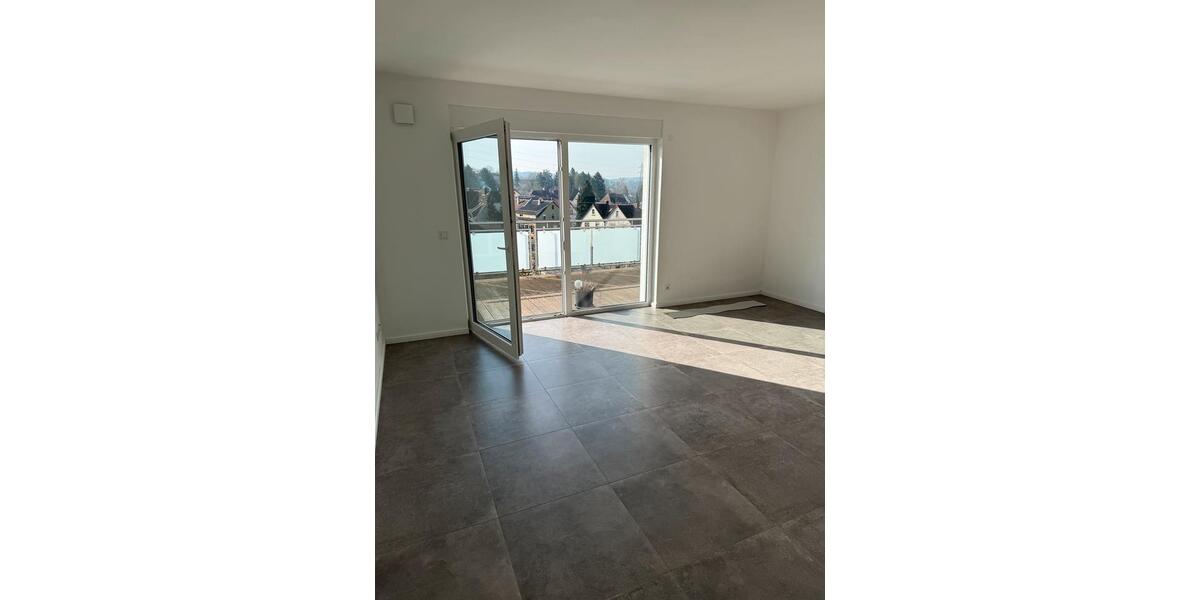 Etagenwohnung Schiffweiler - 1 Zimmer, 60 m&sup2;, 890&euro; | Angebot:25395684