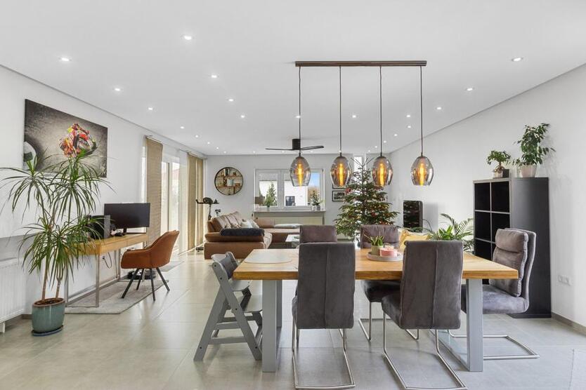 Komfortabler Bungalow mit eigener EinliegerWohnung