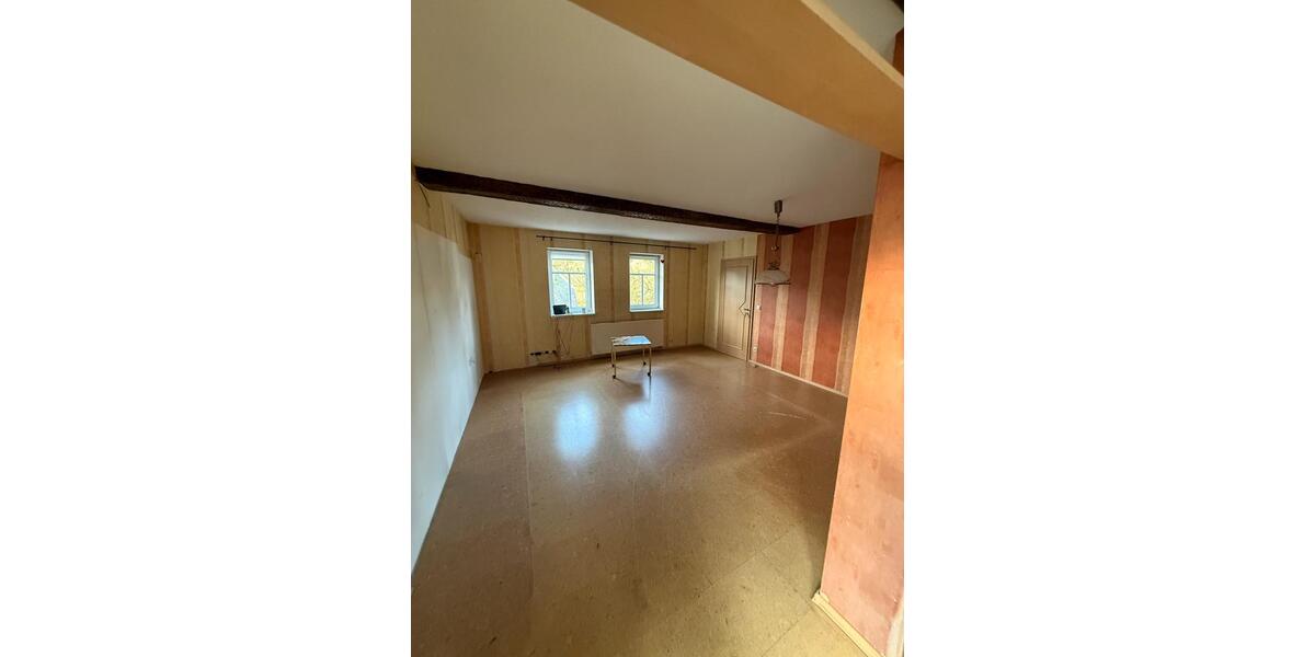 Einfamilienhaus Neuhaus am Rennweg - 10 Zimmer, 147 m&sup2;, 120.000&euro; | Angebot:26620956