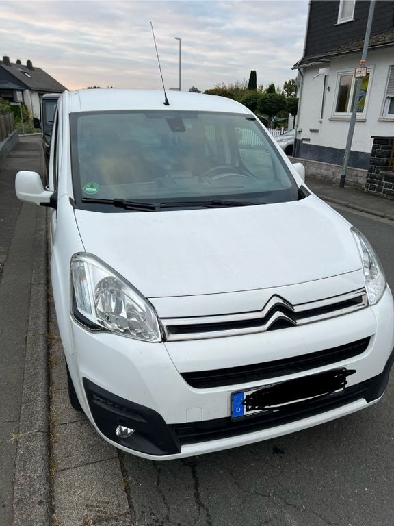 Citroen Berlingo 113.500 km 7.850 € Fleisbach 35764