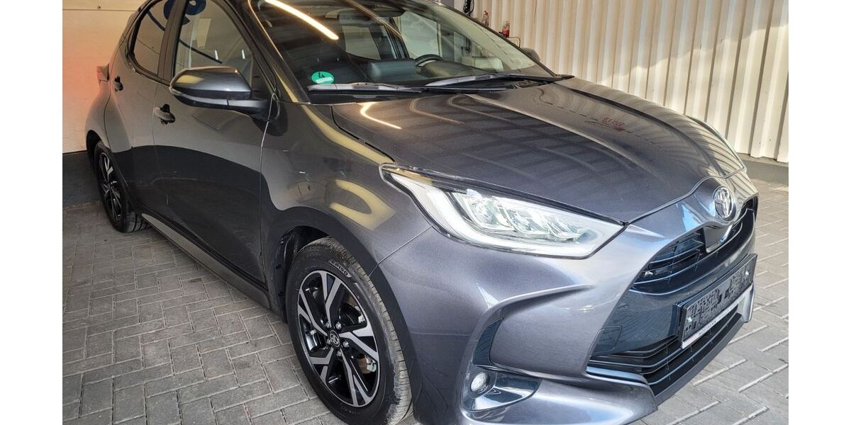 Toyota Yaris 16.800 km 19.900 &euro; Berlin 12277