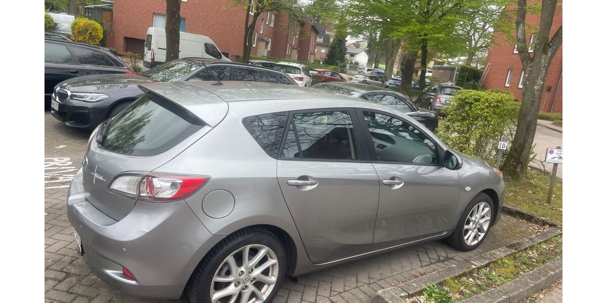 Mazda 3 67.500 km 7.700 &euro; Hamburg 22459