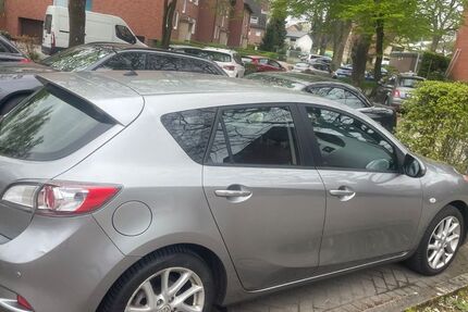 Mazda 3 67.500 km 7.900 &euro; Hamburg 22459