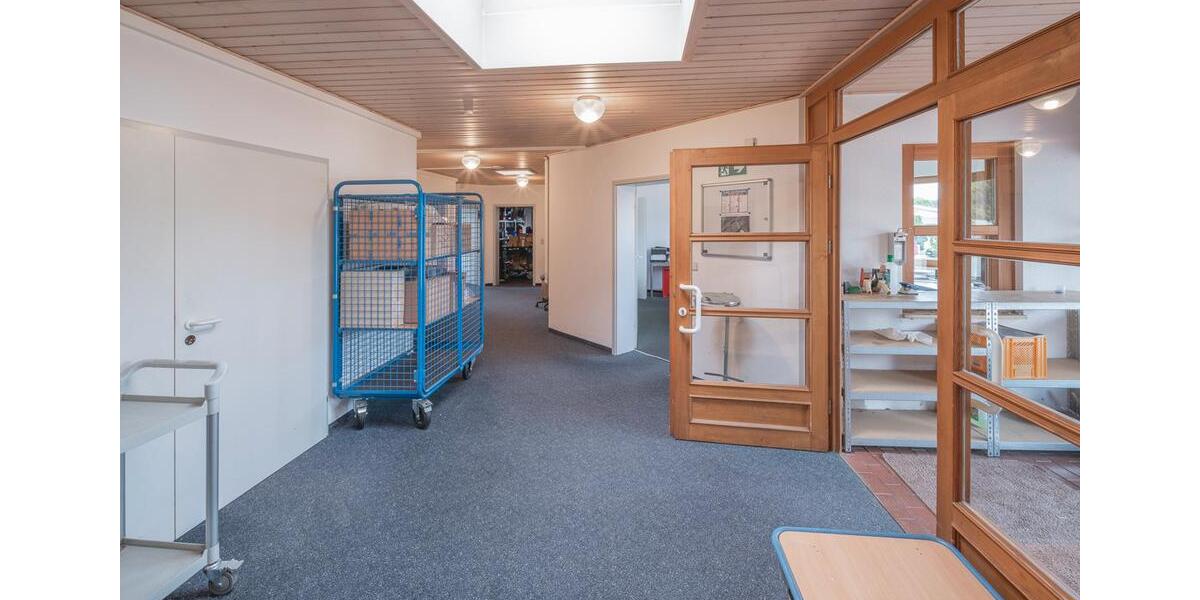 Gewerbeobjekt Villingen-Schwenningen Schwenningen - 2.317&euro; | Angebot:22402010