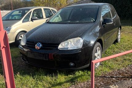 VW Golf 285.000 km 699 &euro; Küssow 17036