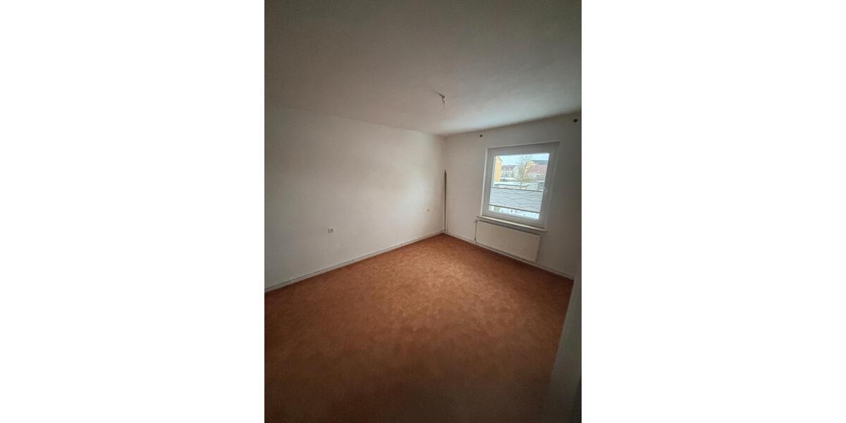 Etagenwohnung Jarmen - 5 Zimmer, 100 m&sup2;, 1.000&euro; | Angebot:26606275