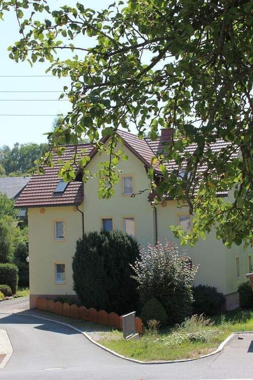 Großes EFH (oder Mehrfamilienhaus) in einem Ortsteil von Dipps!