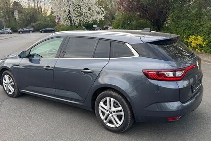Renault Megane 215.000 km 11.500 € Offenbach am Main 63067