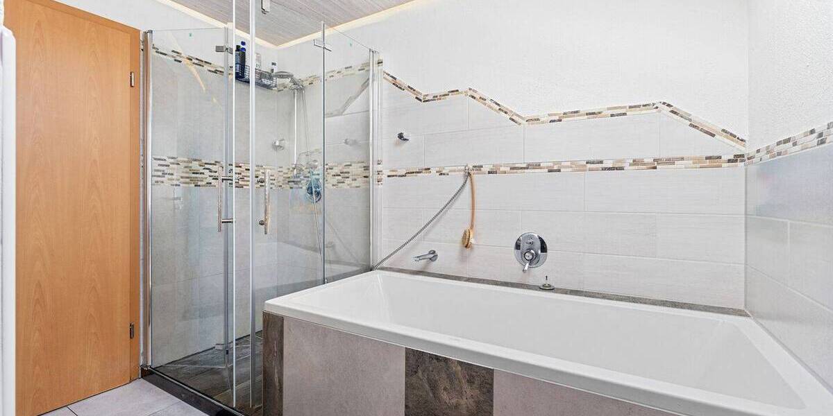 Einfamilienhaus Wiedergeltingen - 6 Zimmer, 245 m&sup2;, 715.000&euro; | Angebot:26065795