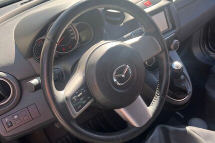 Mazda 2 68.000 km 5.200 &euro; Arnsberg 59759