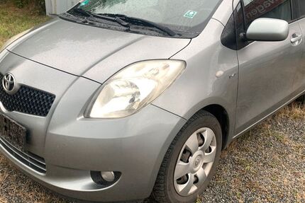 Toyota Yaris 250.000 km 1.890 &euro; Bensheim 64625
