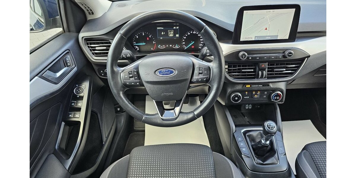 Ford Focus 2.0 CDTI LED NAVI RFK AUS 1.HAND 122.850 km 14.490 &euro; Löhne 32584