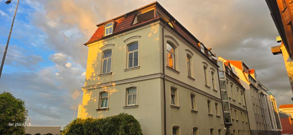 Erdgeschoßwohnung Rostock - 6 Zimmer, 150 m&sup2;, 150&euro; | Angebot:25806565