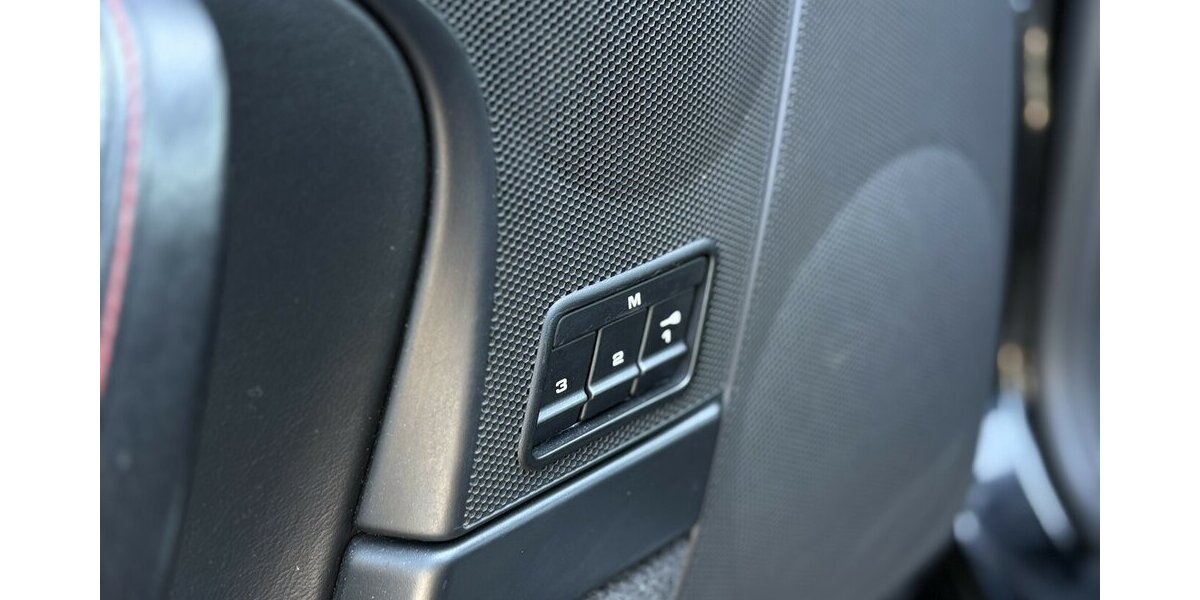 Porsche 997 911 Coupe Turbo SCHIEBEDACH/CARPLAY/NAVI/DAB 78.347 km 68.900 &euro; Villingen-Schwenningen 78054