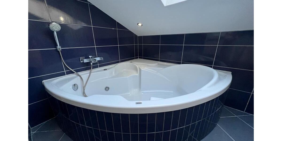 Dachgeschoßwohnung Ludwigshafen am Rhein Ludwigshafen-Hemshof - 3 Zimmer, 95 m&sup2;, 1.140&euro; | Angebot:25994780