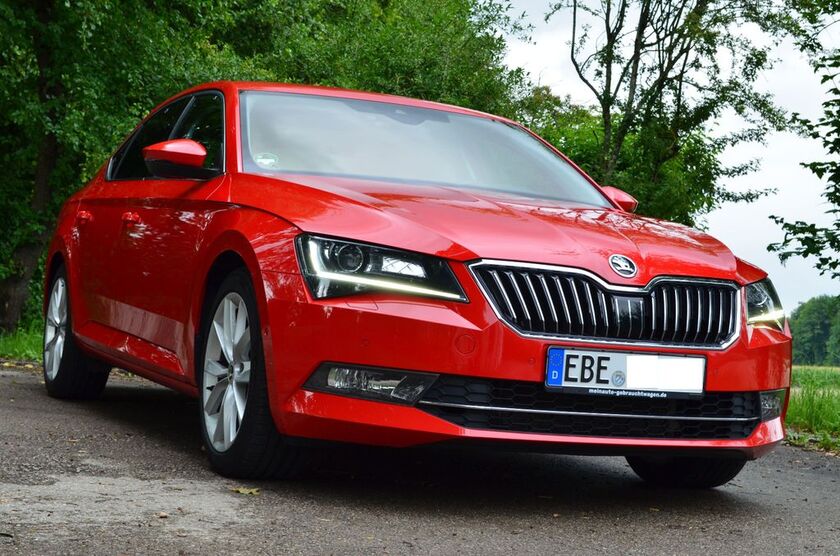 Skoda Superb 109.000 km 18.300 € Weißenfeld 85622