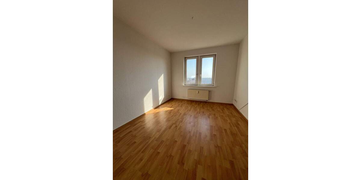 Zimmer Halle Damaschkestraße - 4 Zimmer, 86 m&sup2;, 695&euro; | Angebot:25984564